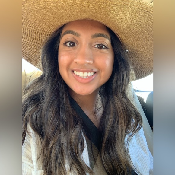 Meet your Posher, Mili - Picture 2 of 3